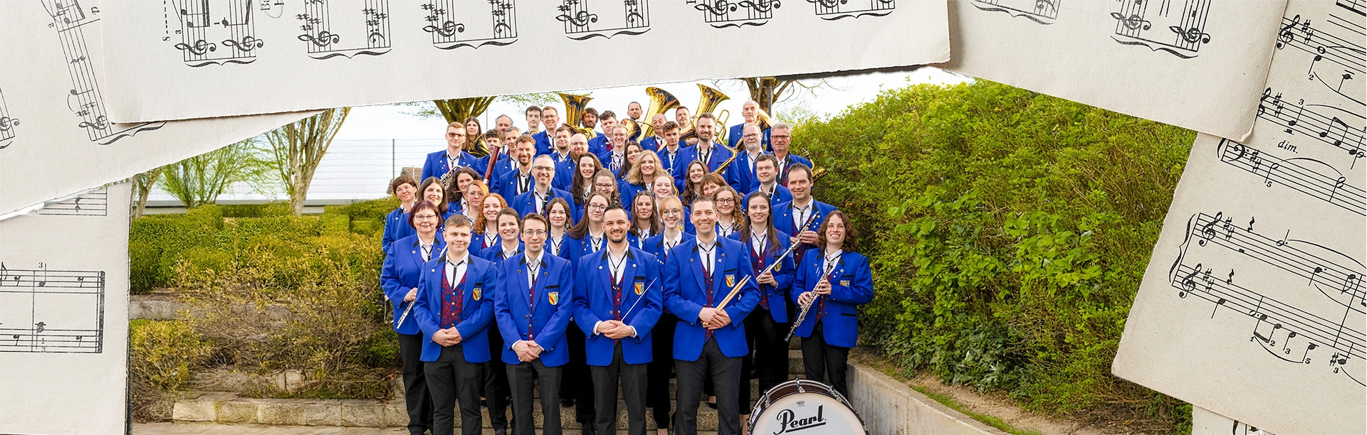 Musikverein Eichstetten Notenblaetter über Gruppenbild